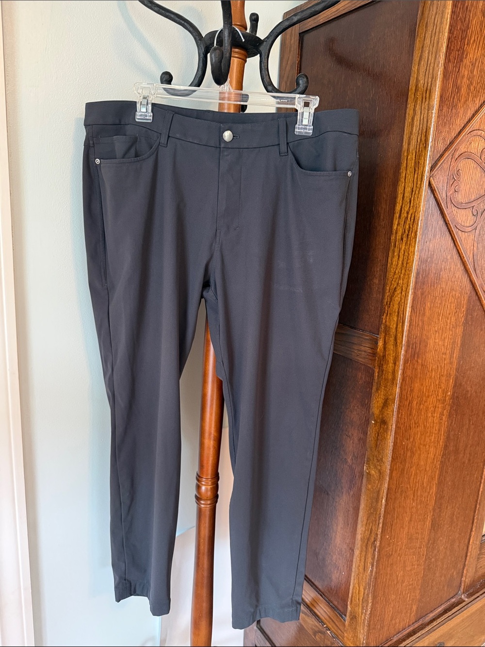 Men’s Lulu Lemon ABC classic fit 5 Pocket pants